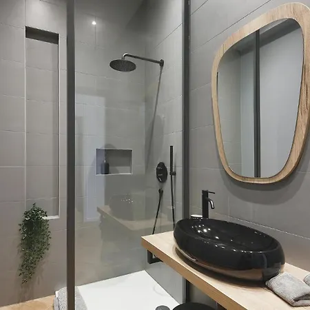 Awesome In W/ 1 Bedrooms Lejlighed *